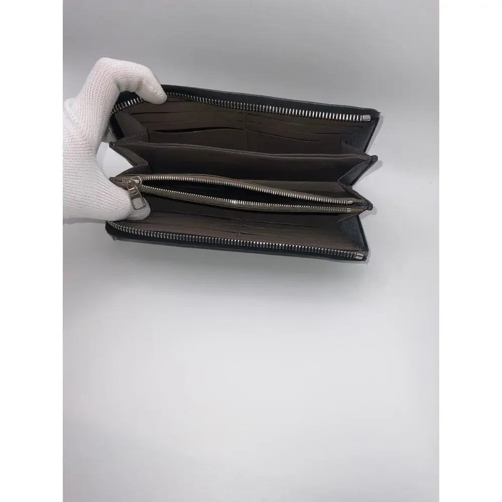 Louis Vuitton Taiga Zippy XL Wallet – Black